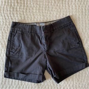 J Crew dark grey broken in boyfriend cargo shorts size 6 EUC